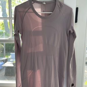 Lululemon long sleeved athletic top
